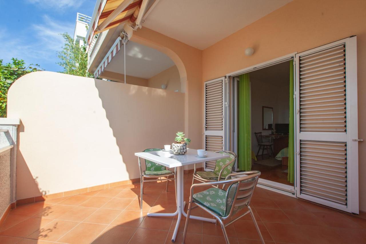 Vila Nives Podgora Exterior foto