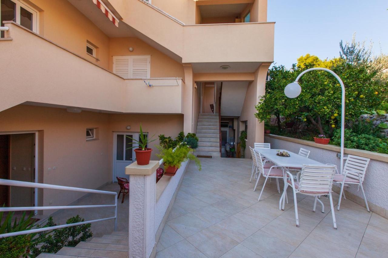 Vila Nives Podgora Exterior foto