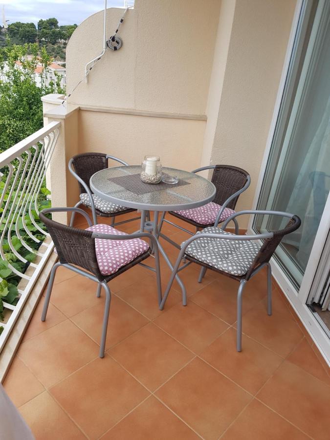 Vila Nives Podgora Exterior foto
